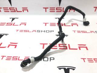 Патрубок системы охлаждения заднего мотора Tesla Model S 1 поколение [2-й рестайлинг] 2022, 1589683-00-C