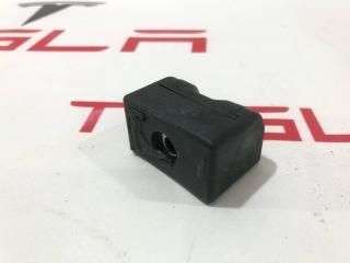 отбойник крышки багажника Tesla Model S 1 поколение [2-й рестайлинг] 2022, 1008866-00-B, 1004039-00-B