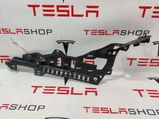 Кронштейн внутренний стойки C Tesla Model S 1 поколение [2-й рестайлинг] 2022, 1587702-00-B