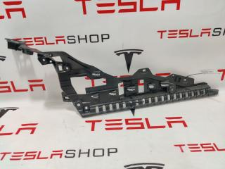 Кронштейн внутренний стойки C Tesla Model S 1 поколение [2-й рестайлинг] 2022, 1587705-00-S