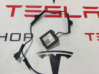 Блок спутниковой антенны Tesla Model S 1 поколение [2-й рестайлинг] 2022, 1050256-00-C