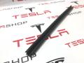 Уплотнитель стекла внутренний двери Tesla Model S 1 поколение [2-й рестайлинг] 2022, 1613732-00-A - фото №4