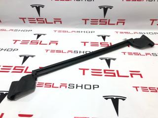 Уплотнитель стекла внутренний двери Tesla Model Y 1 поколение 2021, 1500065-00-C