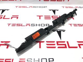 Кронштейн крепления порога Tesla Model Y 1 поколение 2021, 1494674-00-A, 1521682-00-A