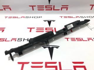 Кронштейн крепления порога Tesla Model Y 1 поколение 2021, 1521705-00-A, 1494675-00-A