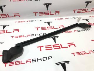 Уплотнитель стекла внутренний двери Tesla Model Y 1 поколение 2021, 1500064-00-C