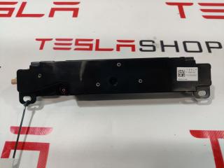 Антенна WI-FI Tesla Model Y 1 поколение 2021, 1585601-00-C