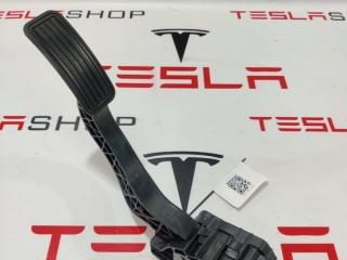 педаль Tesla Model Y 1 поколение 2021, 1044695-00-A