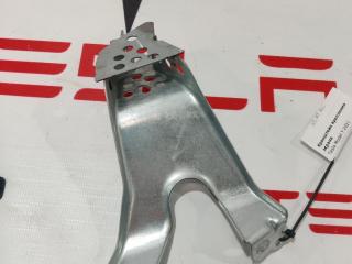 Кронштейн крепления экрана Tesla Model Y 1 поколение 2021, 1100562-00-E, 1082314-00-A, 1082313