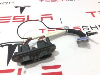 Разъём низковольтный основной батареи Tesla Model S 1 поколение [рестайлинг] 2018, 1041309-00-F, 1042708-00-F
