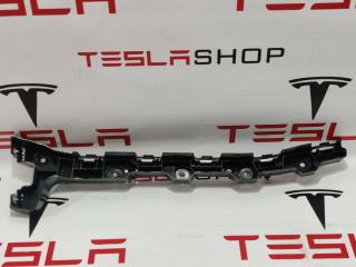 Крепление бампера заднего Rivian R1T 1 поколение 2022, PT00003644