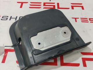 Крышка замка бокса подкапотного Tesla Model S 1 поколение (2012 - 2016), 1005892-00-B, 1009077-00-D