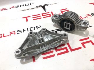 кронштейн двигателя Rivian R1T 1 поколение 2022, PT00155838-D, PT00043514-F, PT00046119-F, PT00043513-F, PT00002844-J