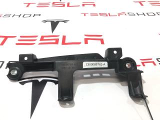 пластик Rivian R1T 1 поколение 2022, PT00089781-A.2, C300089781-A