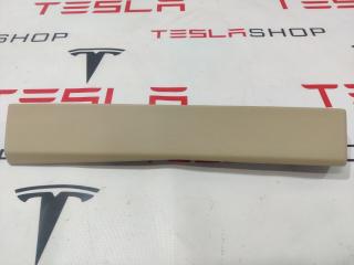 Накладка нижняя бардачка Tesla Model S 1 поколение (2012 - 2016), 1002301-10-B