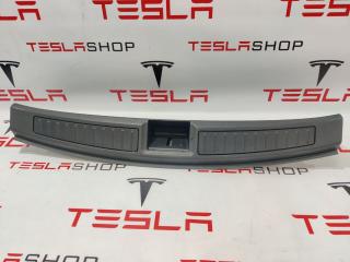 Отделка багажника пластик (под замок) Tesla Model S 1 поколение (2012 - 2016), 1010824-00-C