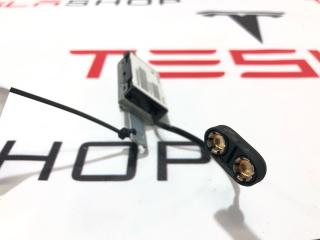 Антенна усилитель AM/FM Tesla Model S 1 поколение (2012 - 2016), 1004808-00-C