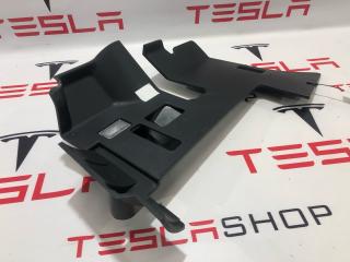 Накладка пластиковая под рулевой колонкой Tesla Model S 1 поколение (2012 - 2016), 6007446-00-H