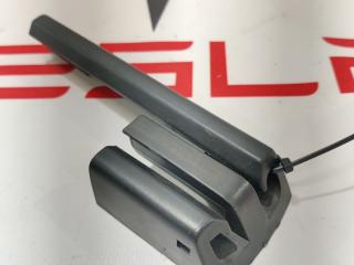 Заглушка салазки сиденья Tesla Model S 1 поколение (2012 - 2016), 1008387-00-C, 1031675-00-A