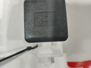 захватный крюк капота Tesla Model S 1 поколение (2012 - 2016), 6009132-00-A