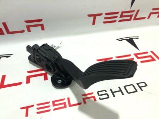 педаль Tesla Model S 1 поколение (2012 - 2016), 1005307-00-A, 9F836-AA