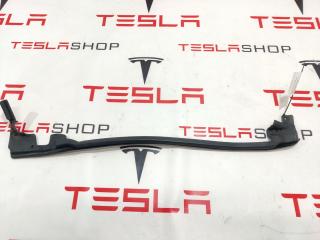 Уплотнитель задней двери Tesla Model S 1 поколение (2012 - 2016), 1005423-00-D