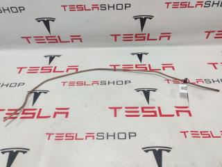 Трубка медная тросика привода люка Tesla Model S 1 поколение (2012 - 2016), 6008691-00-E