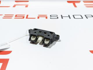 кнопка открытия багажника Tesla Model S 1 поколение 2015, 1007287-00-A, 100728500C