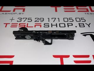 Кронштейн крепления ремня безопасности Tesla Model 3 1 поколение 2019, 1068130-01-B