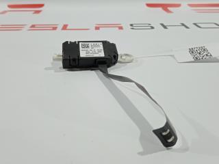 Антенна усилитель AM/FM Tesla Model 3 1 поколение 2019, 1079735-00-A