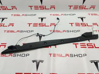 Датчик прижатия (накладка крышки багажника) Tesla Model X 1 поколение 2018, 1036579-00-C, 1056299-00-C