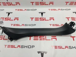 накладка двери (крышки) багажника Tesla Model X 1 поколение 2018, 1037904-00-E, 1037905-00-E