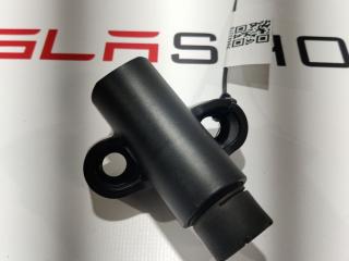 Корпус упора крышки багажника Tesla Model X 1 поколение 2018, 1051428-00-C