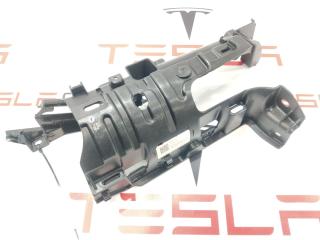 Кронштейн накладки, подъемной задней двери Tesla Model X 1 поколение 2018, 1055050-04-I