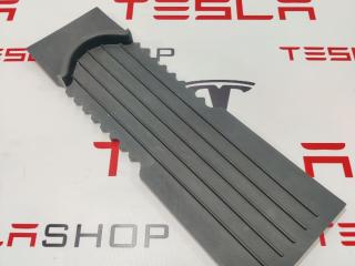 Коврик резиновый центральной консоли Tesla Model X 1 поколение 2018, 1058083-00-B