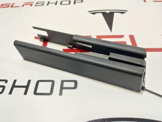 Заглушка салазки сиденья Tesla Model X 1 поколение 2018, 1061613-00-D