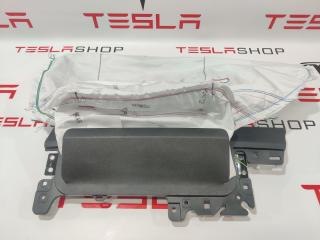 подушка безопасности коленная Tesla Model Y 1 поколение (2020 - 2025), 1077826-00-D, 1083350-00-E, 1143753-00-A