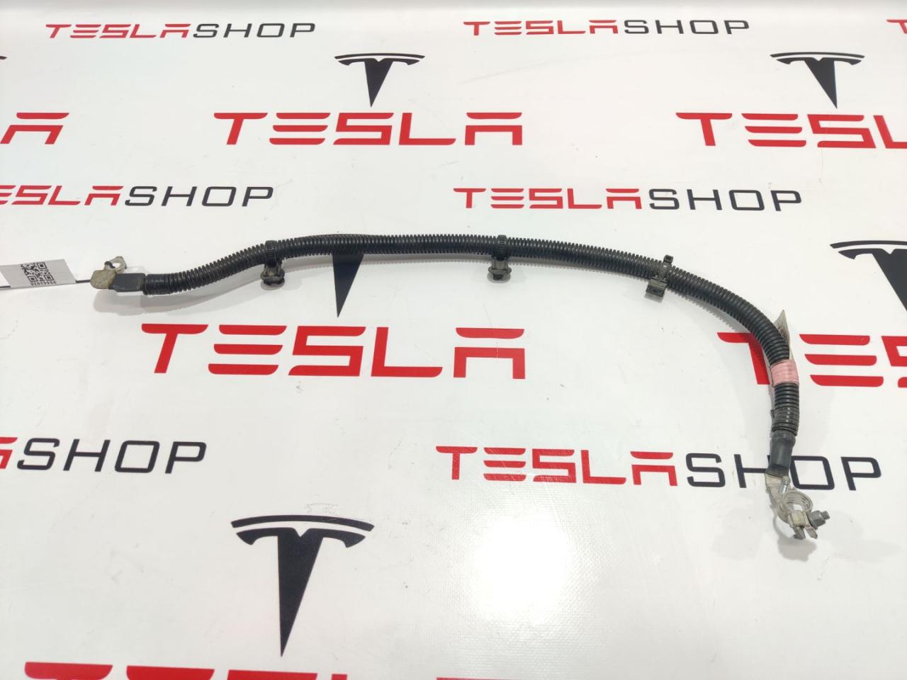 Зажим клеммы АКБ 12V (Минус - ) Tesla Model X 1 поколение 2018, 2036884-00-A - фото №1