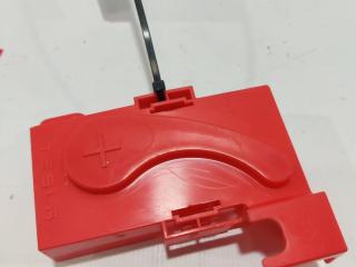 Крышка контакта плюс АКБ 12V Tesla Model X 1 поколение 2018, 1048955-00-C