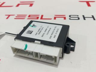 Блок управления ультразвуком задней двери Tesla Model X 1 поколение 2018, 1055891-00-D