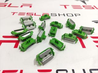 Крепеж прижимной модулей основной батареи Tesla Model 3 1 поколение 2021, 1104428-11-M, 1098669-00-D, 1104422-00-R