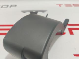 Накладка петли подъемной задней двери Tesla Model X 1 поколение 2018, 1047075-00-B