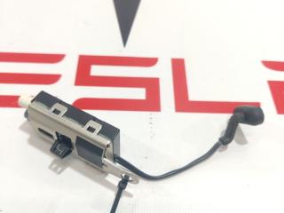 Антенна усилитель AM/FM Tesla Model X 1 поколение 2018, 1448944-00-B