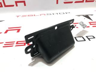 Ручка внутренняя закрытия крышки багажника Tesla Model X 1 поколение 2018, 1050409-00-D