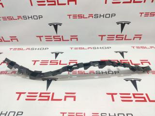 Кронштейн накладки, стойки C Tesla Model X 1 поколение 2018, 1079765-00-C, 1079765-00-B