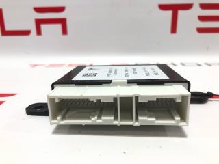 Блок управления стояночным тормозом и парктрониками Tesla Model X 1 поколение 2018, 1129519-00-A