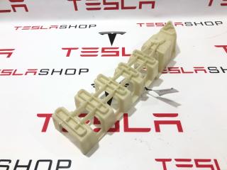 Кронштейн внешний сидений 2-го ряда Tesla Model X 1 поколение 2018, 1055317-00-C, 1089758-00-B