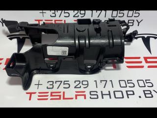 Накладка подъемной задней двери Tesla Model X 1 поколение 2020, 1055048-06-J