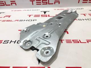 Кронштейн багажника боковой Tesla Model X 1 поколение 2018, 1051361-S0-D, 1086805-00-A