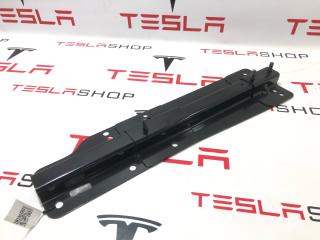Кронштейн сиденья 2-го ряда левый Tesla Model X 1 поколение 2018, 1086131